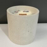 vela artesanal de vainilla y flores